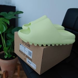 NWT Adidas Yeezy Slides Glow Green